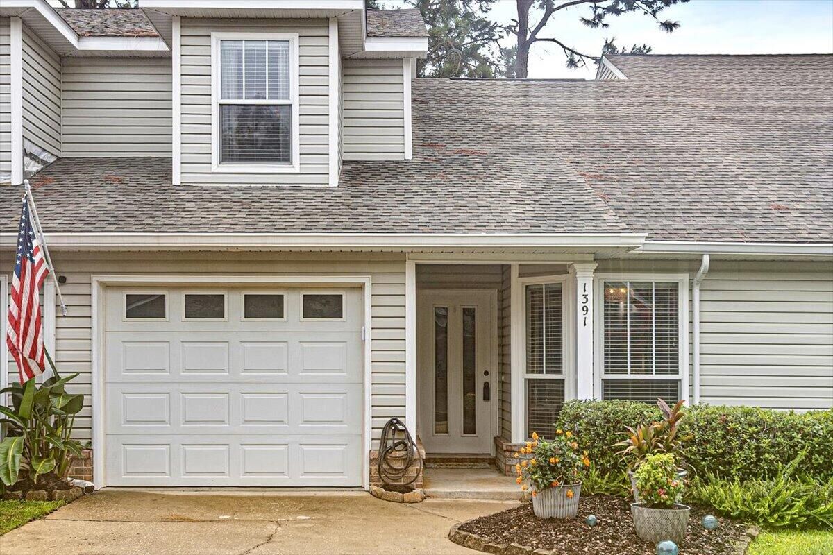 Property Photo:  1391 Tiger Lake Drive  FL 32563 