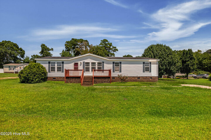 323 Cypress Knoll Drive  Richlands NC 28574 photo