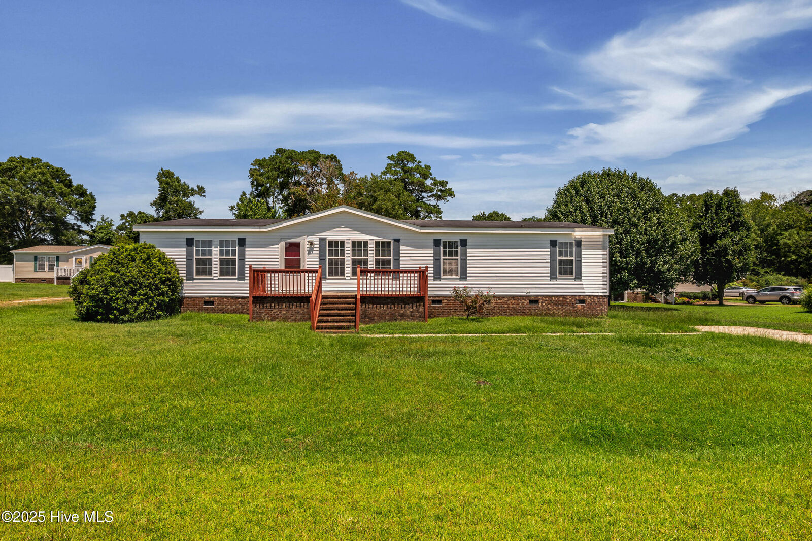 Property Photo: 323 Cypress Knoll Drive NC 28574