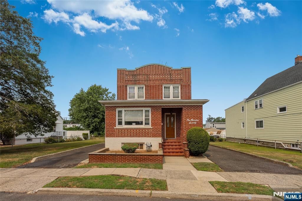 Property Photo:  170 Pake Street  NJ 07110 