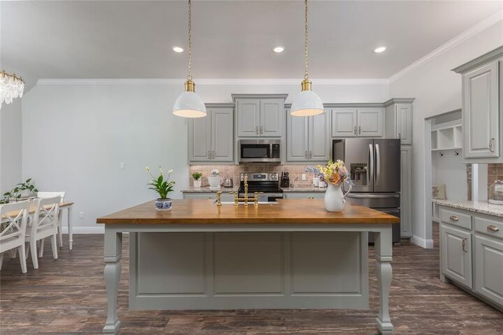 Property Photo: 1033 Tex Lane TX 76082