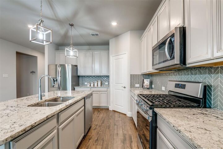 Property Photo: 2416 Buchanan Lane TX 75126