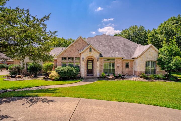 Property Photo: 3860 Angela Court TX 76065