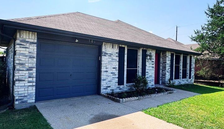 Property Photo:  506 C B Davidson  TX 75087 