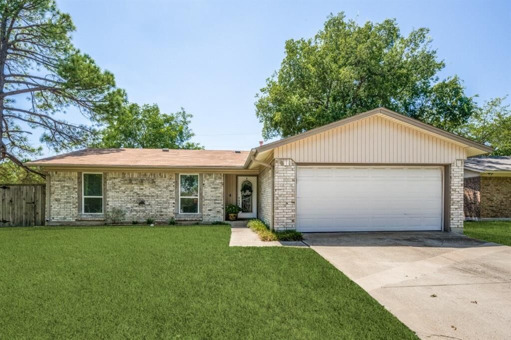 Property Photo:  3501 Huisache Street  TX 76209 