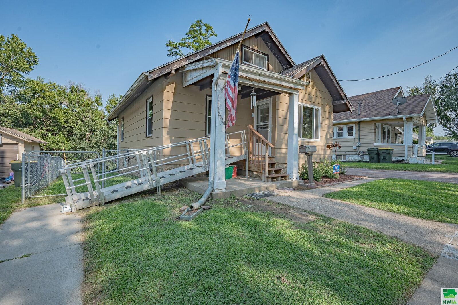 Property Photo: 2320 S Royce St IA 51106