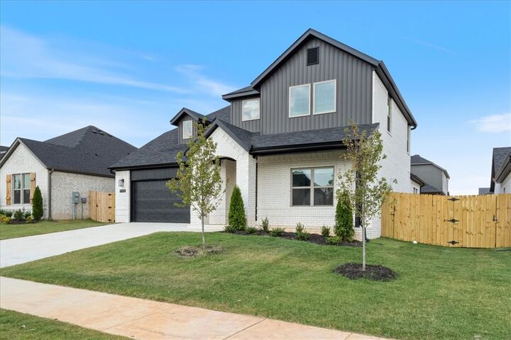 Property Photo: 7008 SW Basswood Avenue AR 72713