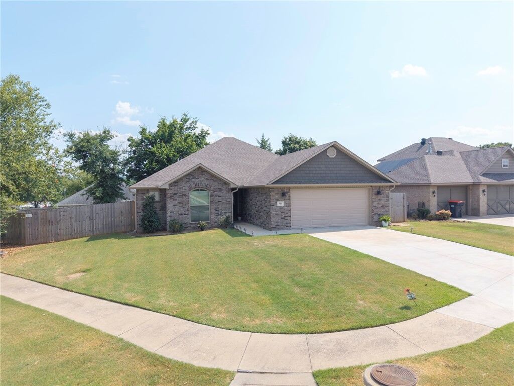 Property Photo: 305 Boulder Drive AR 72956