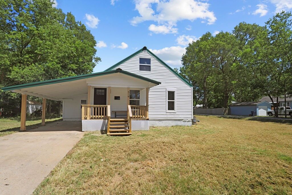 Property Photo: 519 Madison Street AR 72761