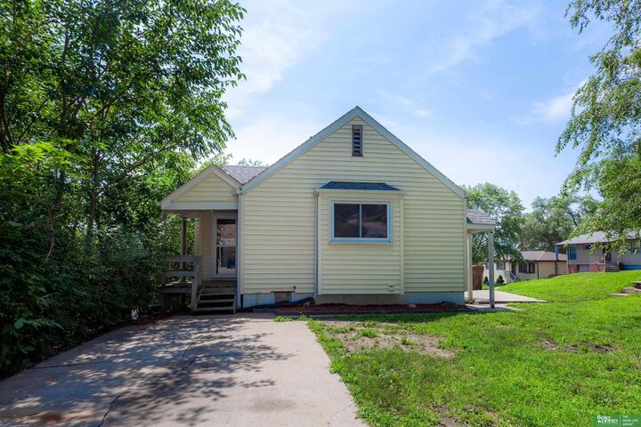 307 W 19 Avenue  Bellevue NE 68005 photo