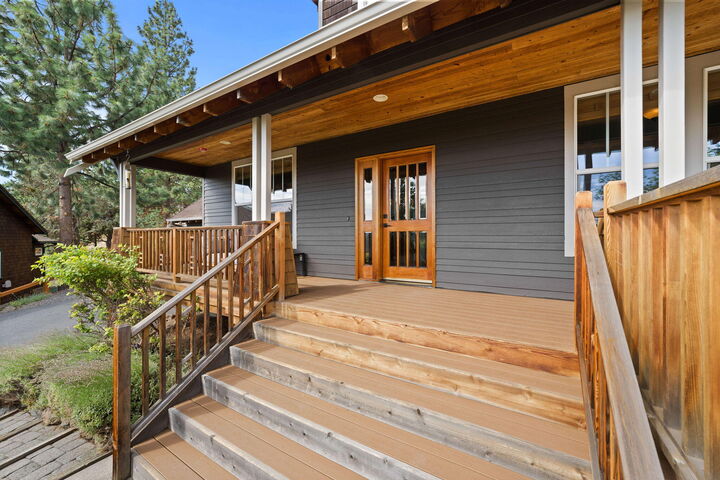 Property Photo:  651 NW Morelock Court  OR 97703 