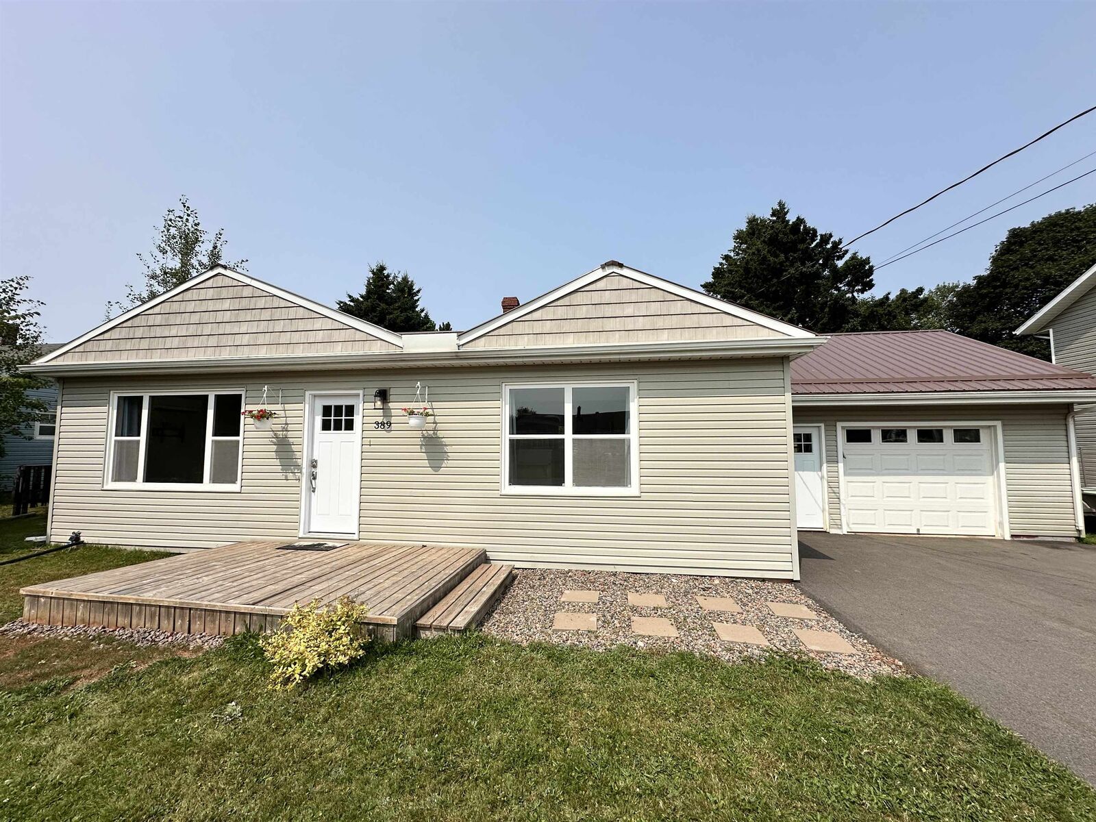 Property Photo:  389 Highland Avenue  PE C1N 2M4 