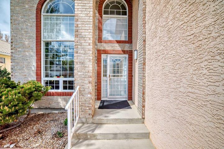 Property Photo: 157 Hamptons Square NW AB T3A 5C3