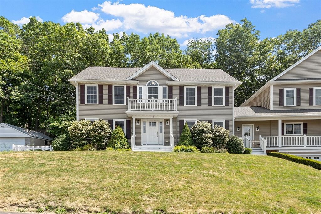 Property Photo:  18 Sonrel St 18  MA 01801 