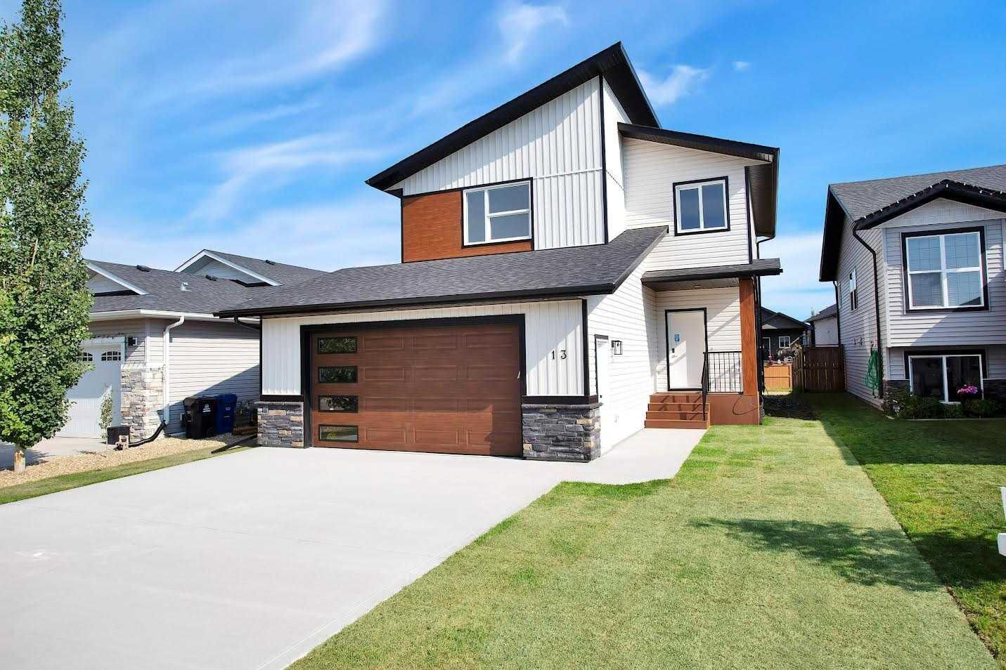 Property Photo: 13 Murphy Close AB T4M 0H5