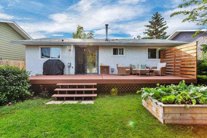 Property Photo:  99 Barrett Drive  AB T4R 1H2 