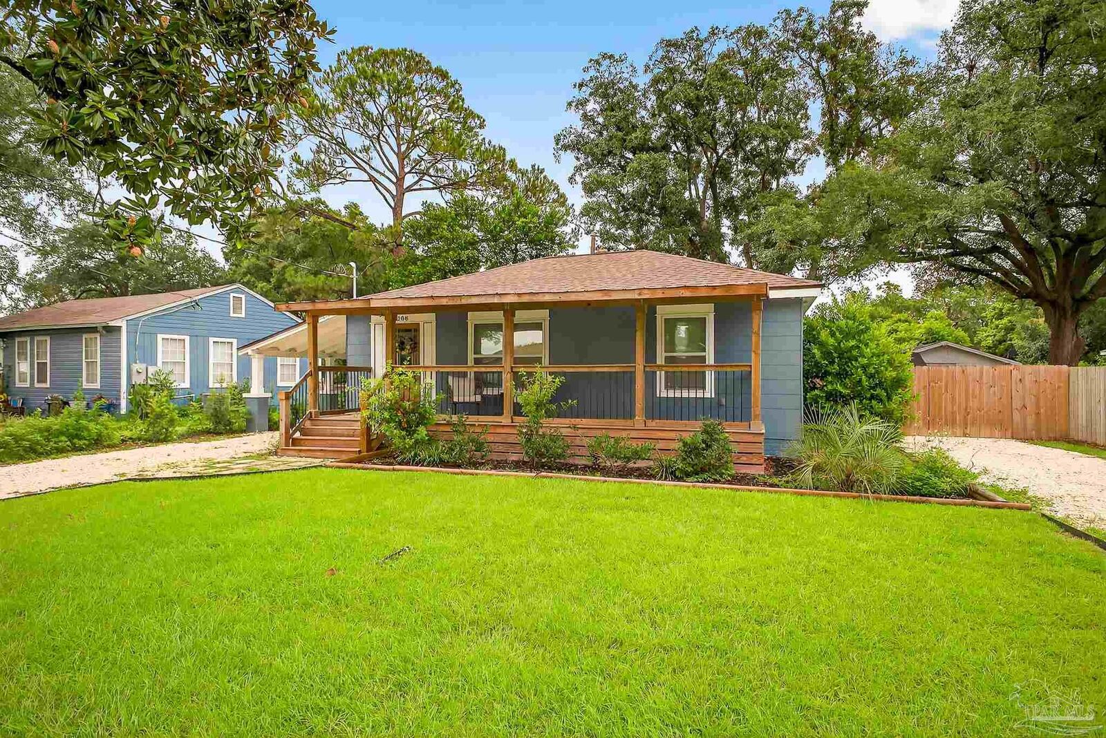 Property Photo: 208 NW Gilliand Rd FL 32507