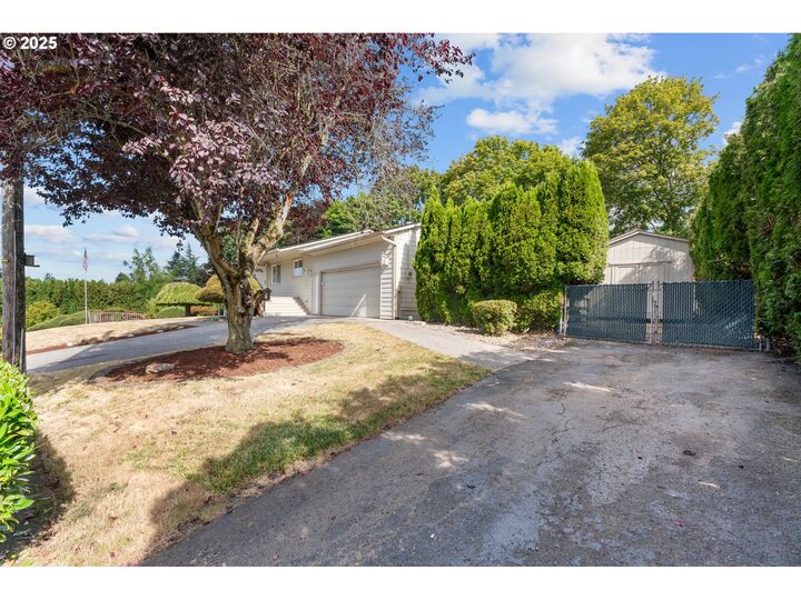Property Photo: 408 NE 65th St WA 98665