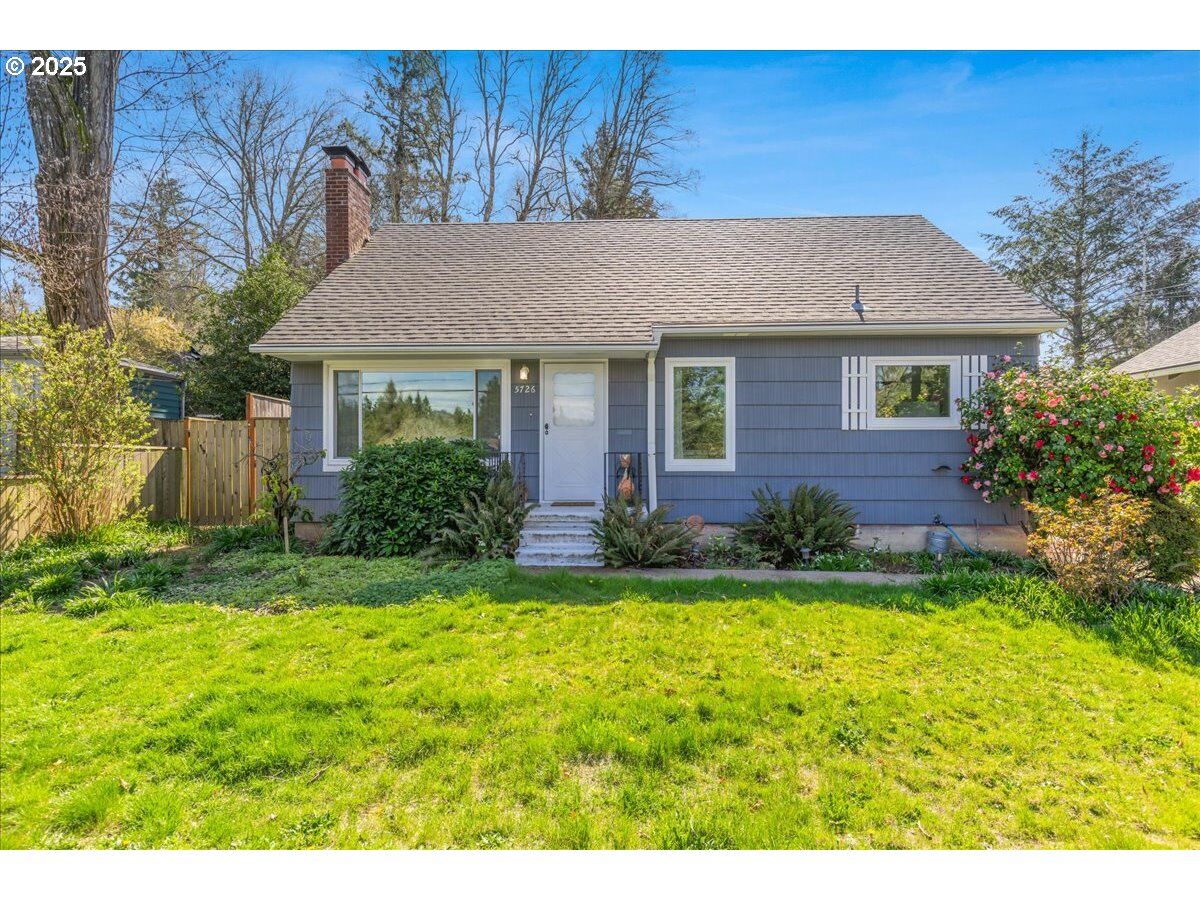 Property Photo:  5726 SW Florida St  OR 97219 