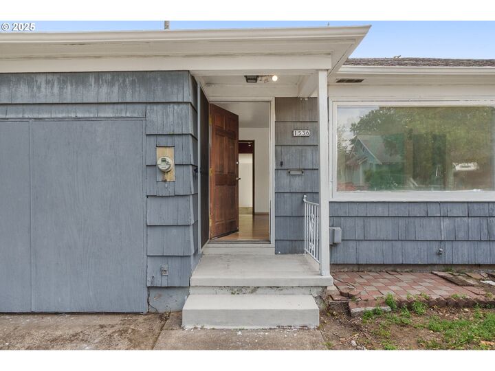Property Photo:  1536 NE 77th Ave  OR 97213 