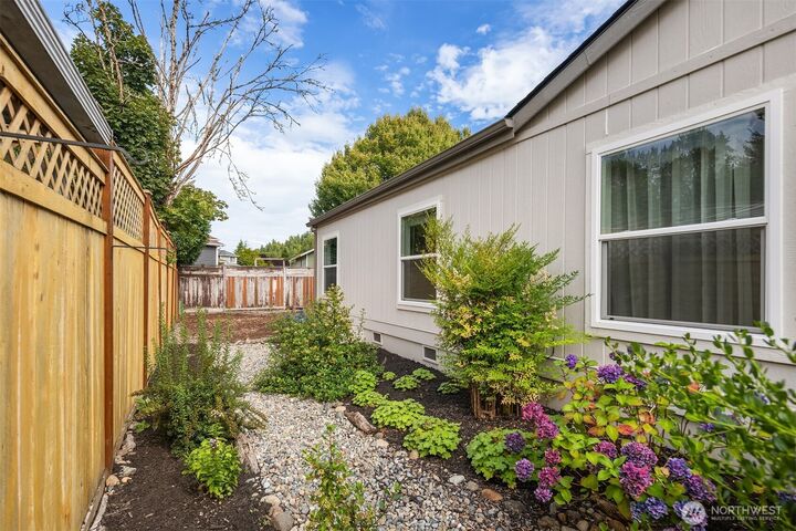 15400 SE 155th Place 28  Renton WA 98058 photo