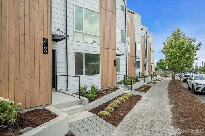 Property Photo: 6402 Fauntleroy Way SW WA 98136