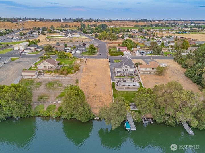 Property Photo:  4898  Shorecrest Drive NE  WA 98837 