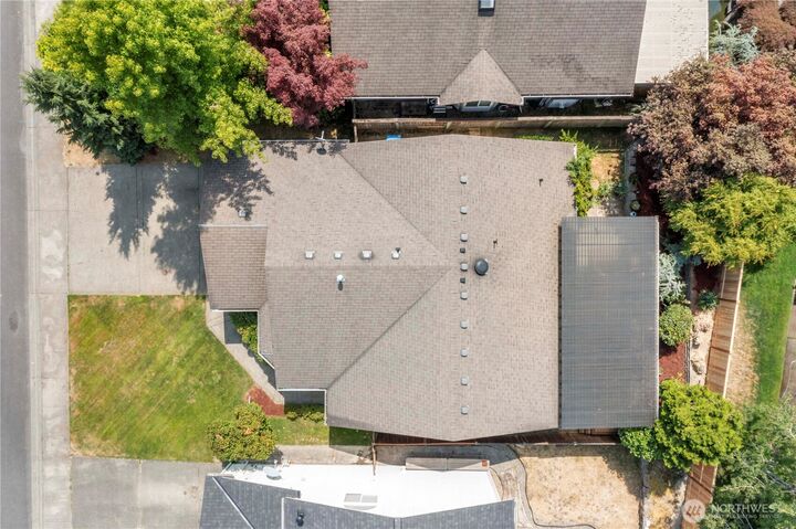 Property Photo: 16210 87th Avenue E WA 98375