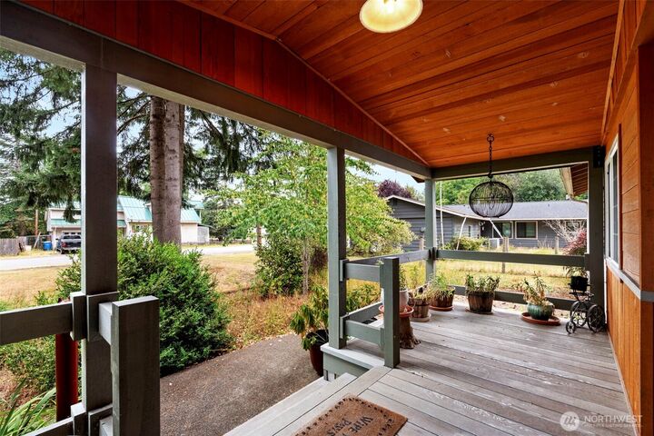Property Photo:  220  California Street  WA 98572 