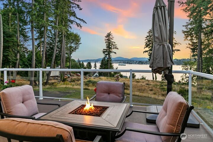Property Photo:  5400 E Blaisdell Lane  WA 98366 