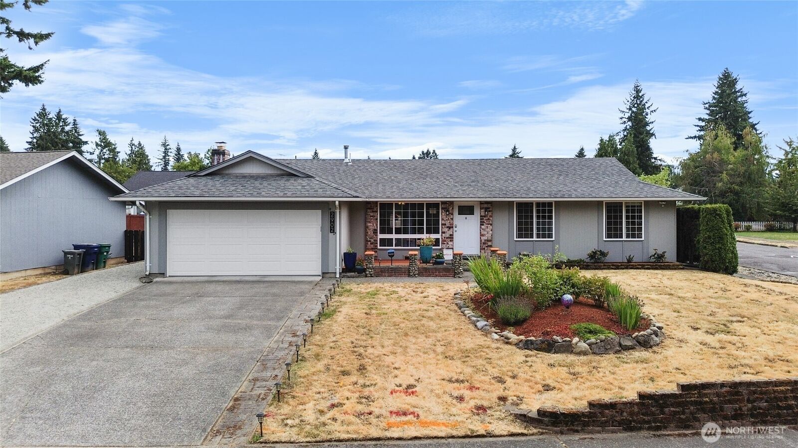 Property Photo:  2902  Scenic Drive SE  WA 98092 