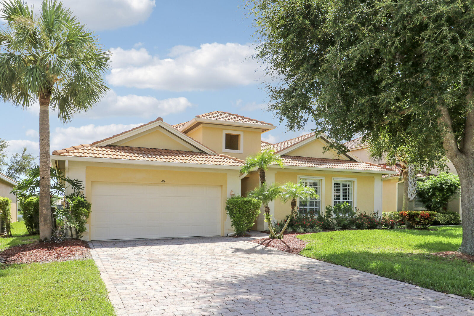 Property Photo: 419 NW Sheffield Circle FL 34983