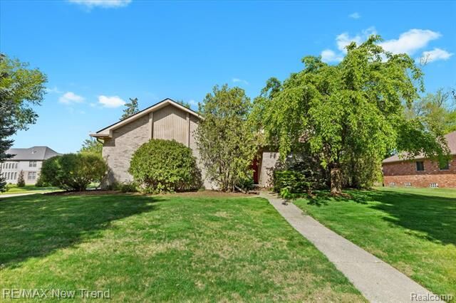 3875 Wayfarer Drive  Troy MI 48083 photo