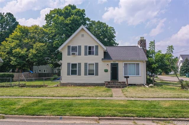 745 N Calhoun Street  Lapeer MI 48446 photo