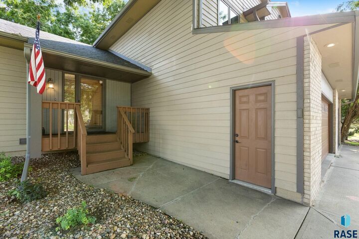 Property Photo: 2905 E 33rd St SD 57103