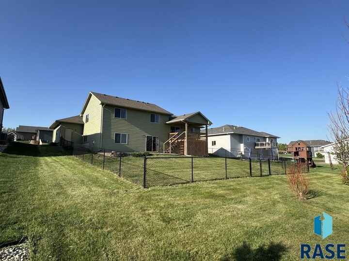 Property Photo: 1600 E Liberty Cir SD 57005