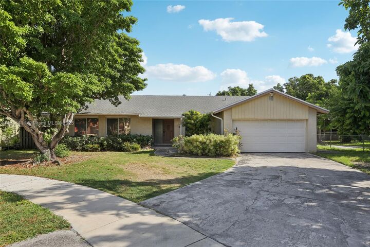 9315 SW 170th Ln  Palmetto Bay FL 33157 photo