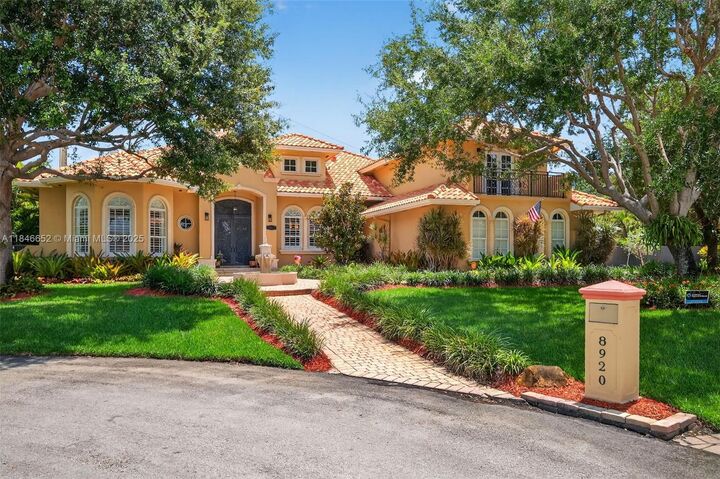 8920 SW 162nd Ter  Palmetto Bay FL 33157 photo