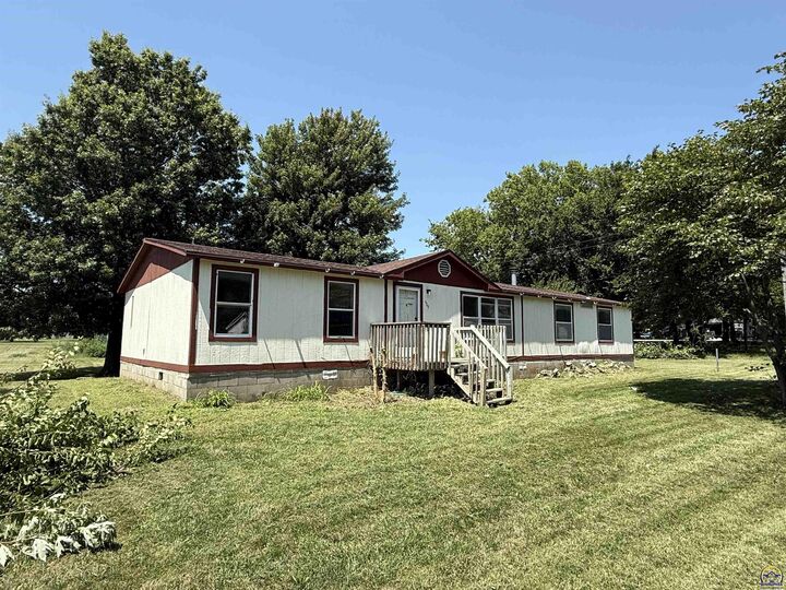 Property Photo: 409 Grimsley St KS 66833-0000