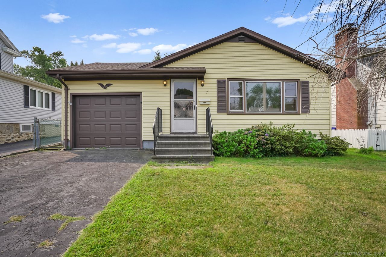 Property Photo:  71 Glenfield Avenue  CT 06614 