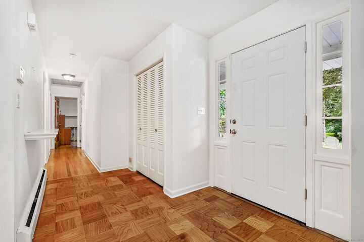 Property Photo:  8 High Meadow Road  CT 06473 