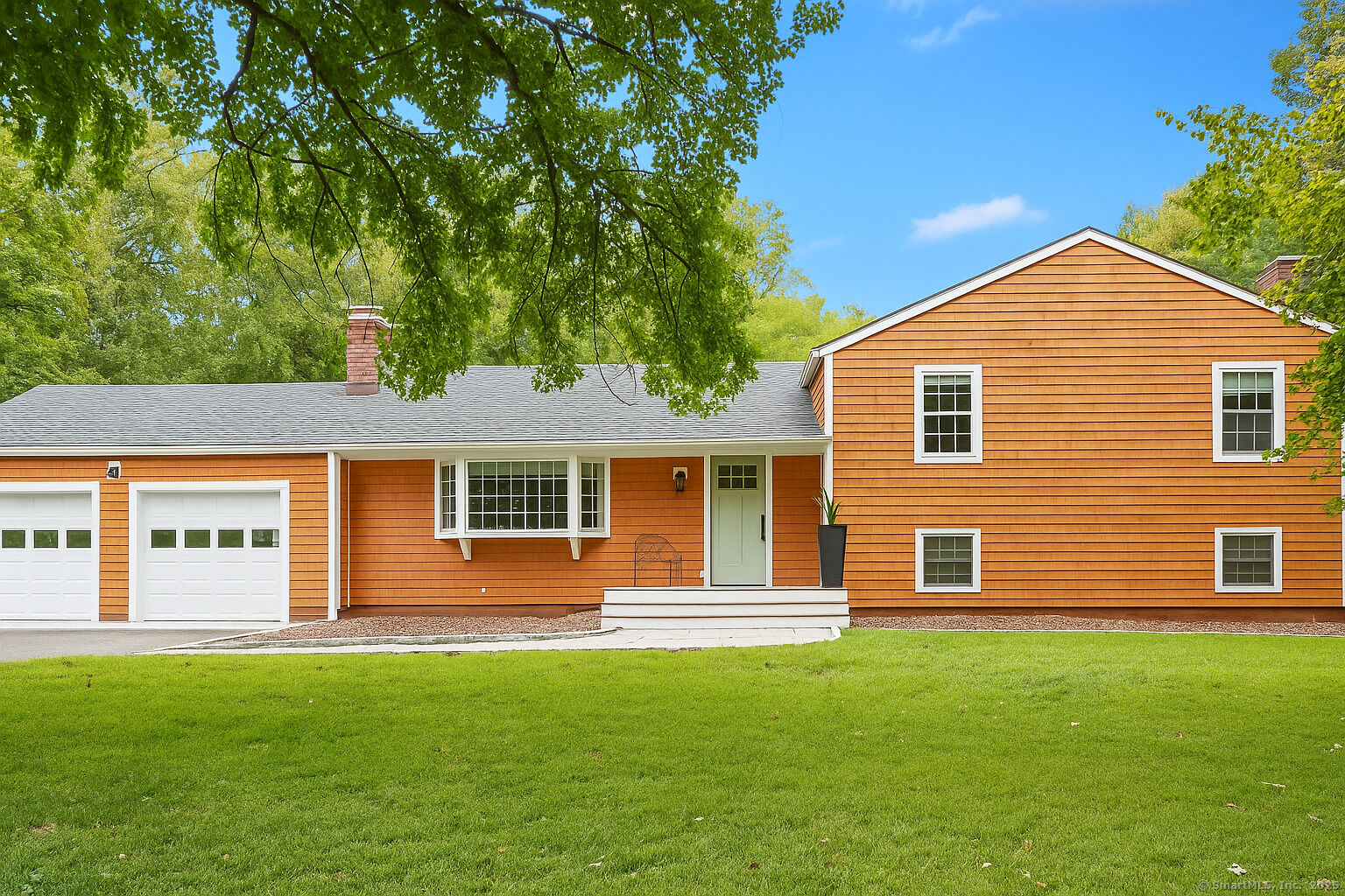 Property Photo:  295 Fillow Street  CT 06850 