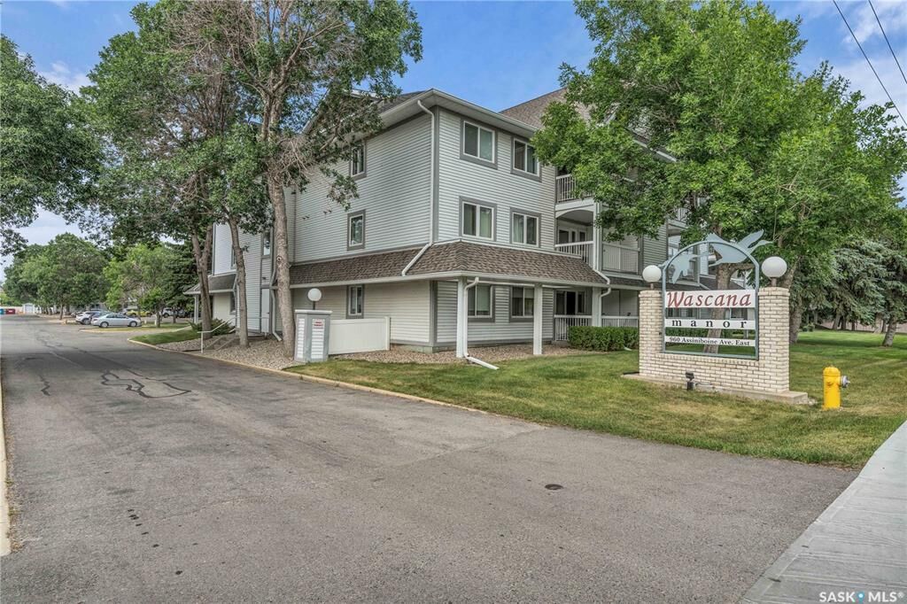 Property Photo: 960 Assiniboine Avenue E 117 SK S4V 2P8