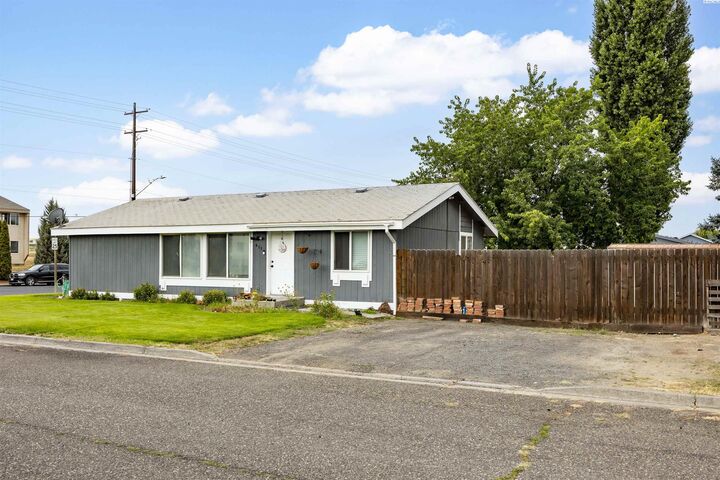 411 N Ephrata Ave  Connell WA 99326 photo