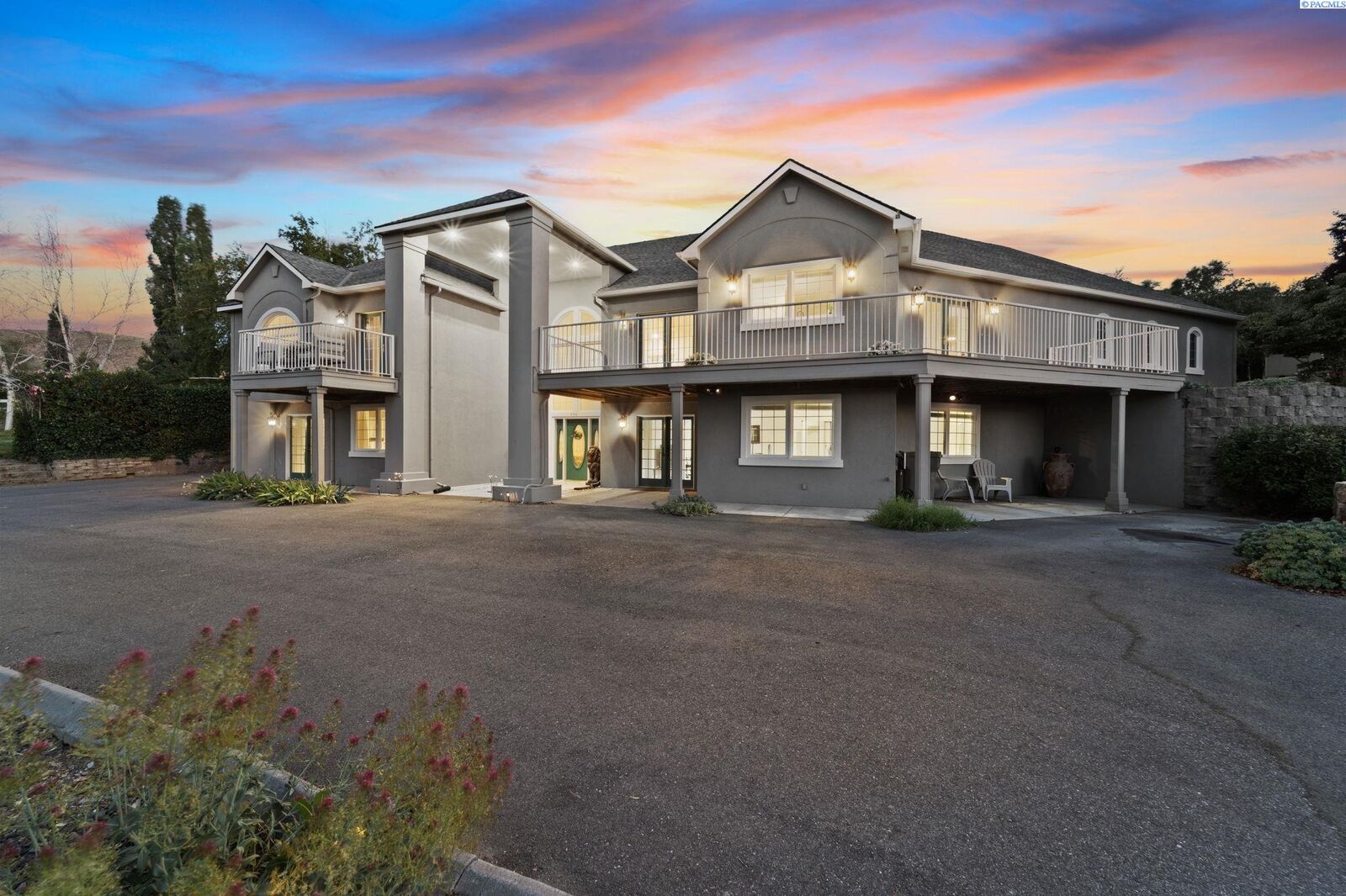 Property Photo: 4949 Rau Lane WA 99352