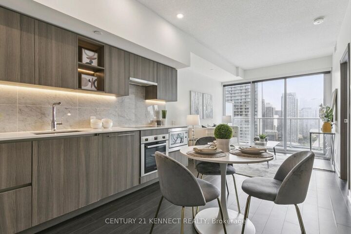 Property Photo:  19 Bathurst Street 3108  ON M5V 0N2 