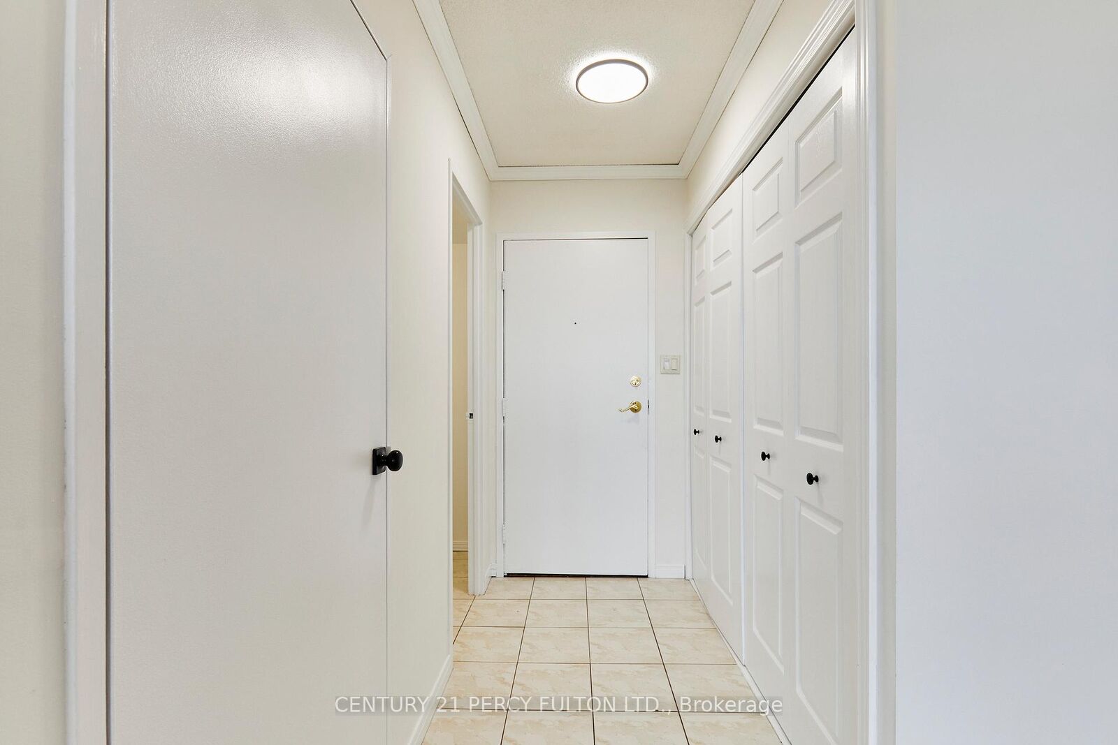 Property Photo:  55 William Street E Ph12  ON L1G 7C9 