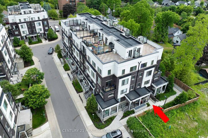 Property Photo:  200 Alex Gardner Circle 27  ON L4G 3G5 