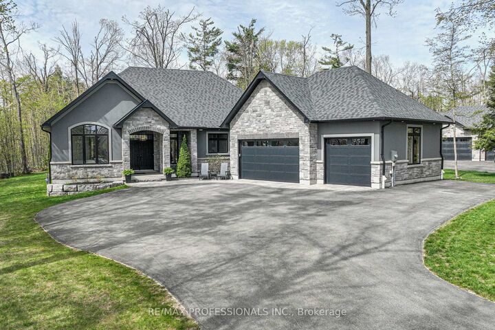21 Boothby Crescent  Springwater ON L9X 0H1 photo