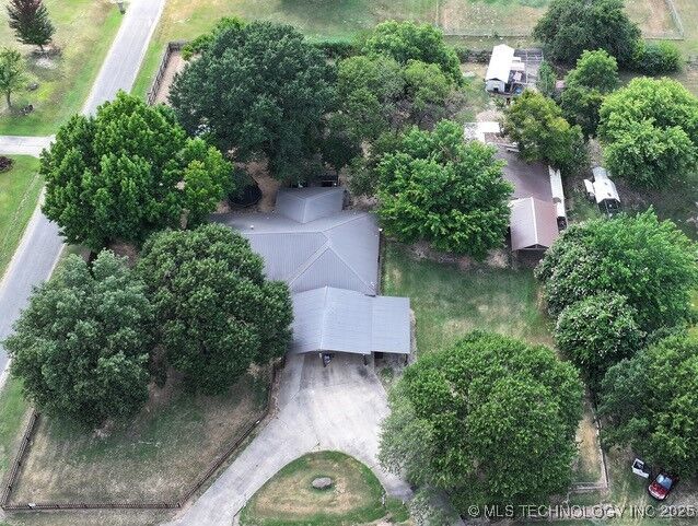 Property Photo: 1108 Maple Lane OK 74462